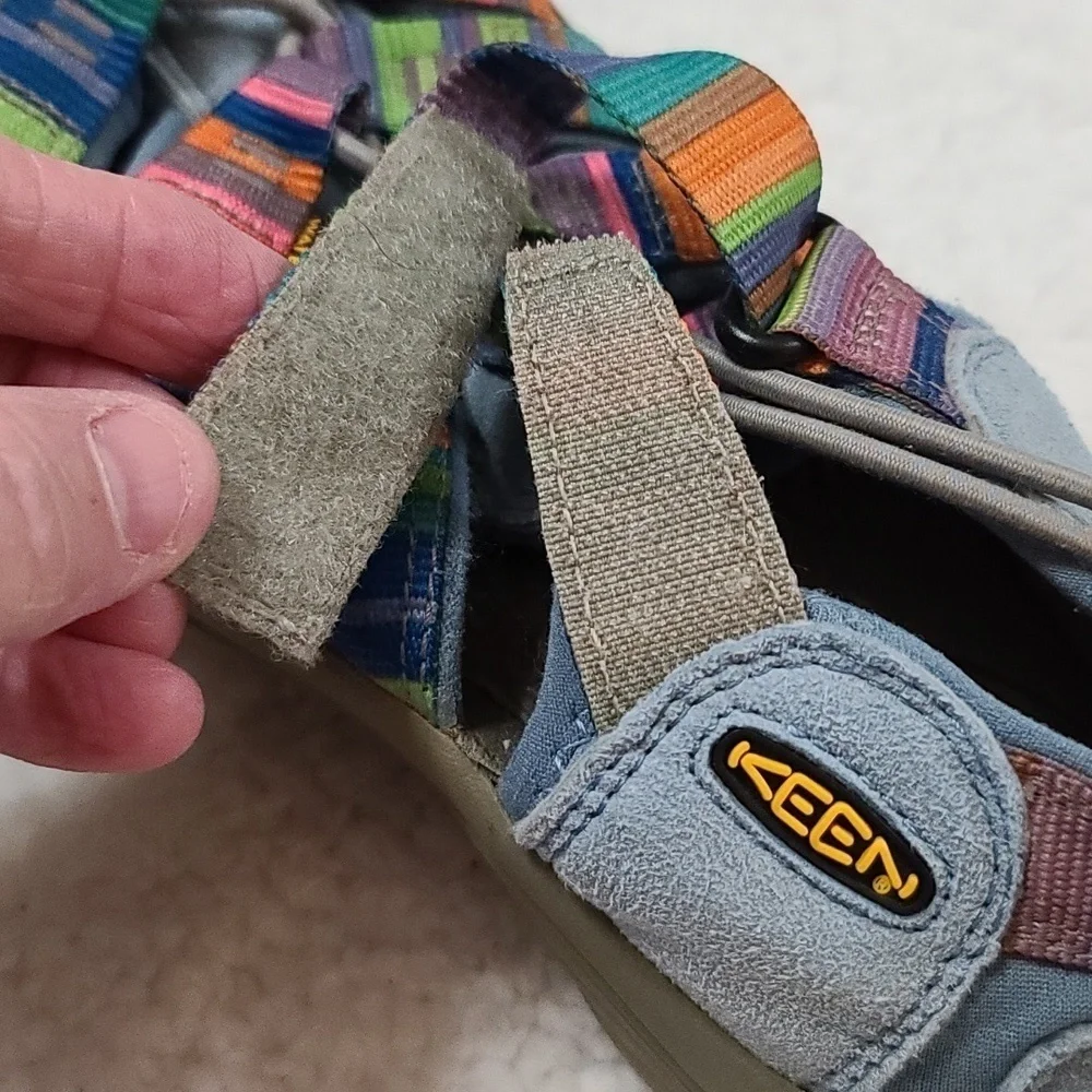 Keen Girls Outdoor Watershoes Blue/Coliful Stripes Hook&Loop Adjustable Sz 3 EUC